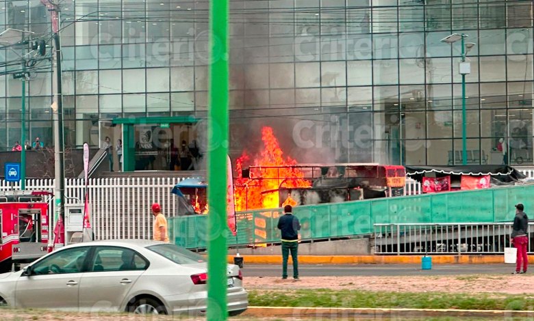 Se incendia puesto de comida en inmediaciones del IMSS de Felipe Ángeles